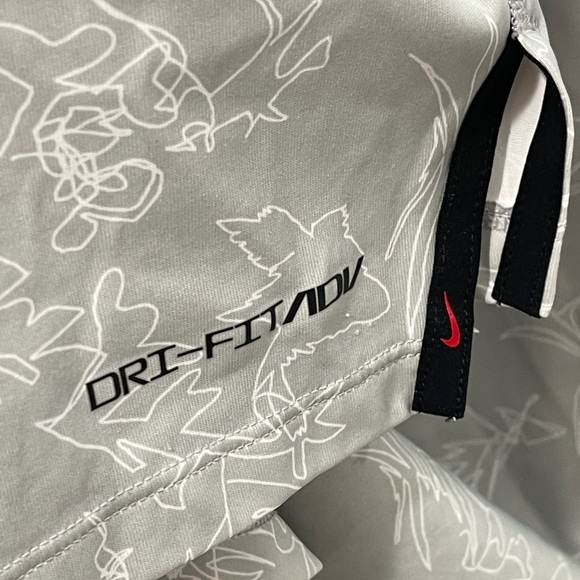 TW Tiger Woods Men's Nike Dri-FIT ADV Golf Polo Light Smoke Gray DX6092-077 Lrg - Picture 12 of 13